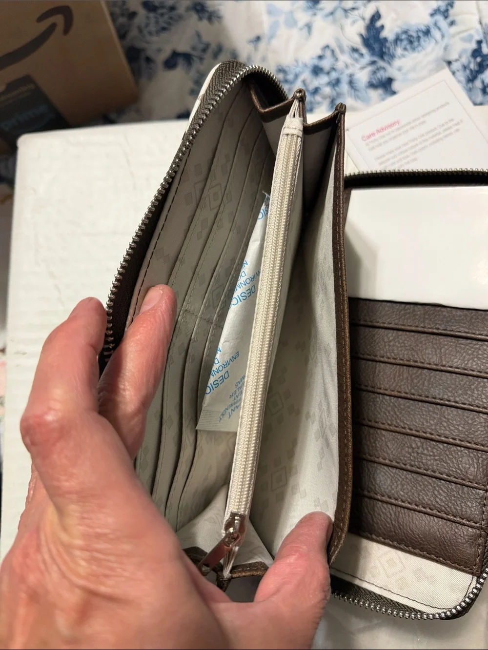 Thirty-One White Terrazzo Zip Wallet